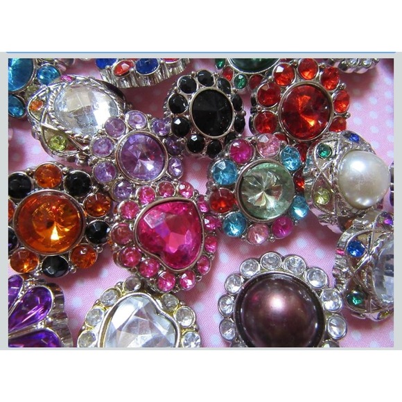 New 30pc Rhinestone Embellishments Buttons Craft Jewels Mixed Colors Bulk Lot - Picture 1 of 3